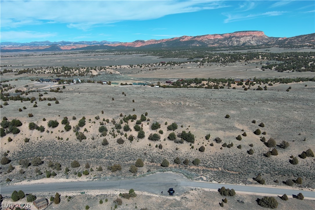1825 East Eagle Ridge Circle Property Photo 4