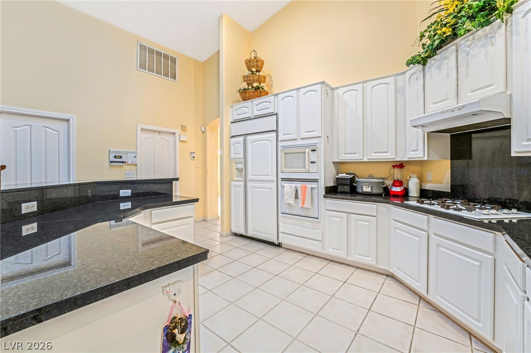 7004 Oakleigh Drive Property Photo 12