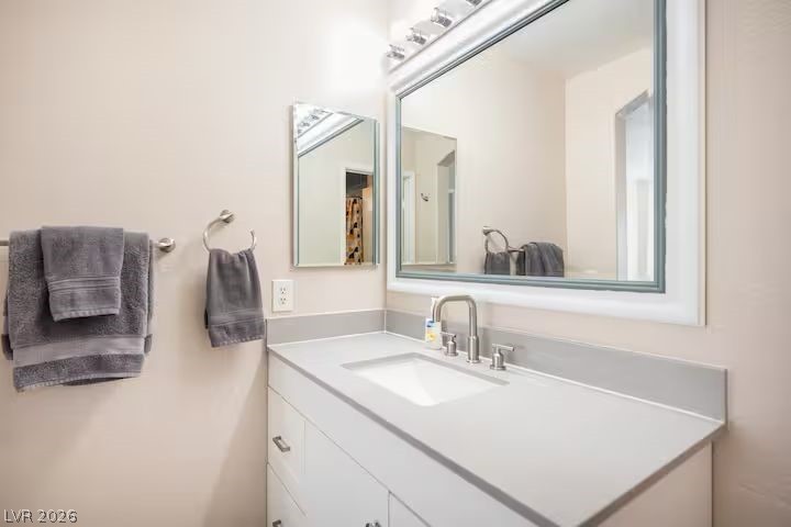 4995 Nardini Avenue Property Photo 22