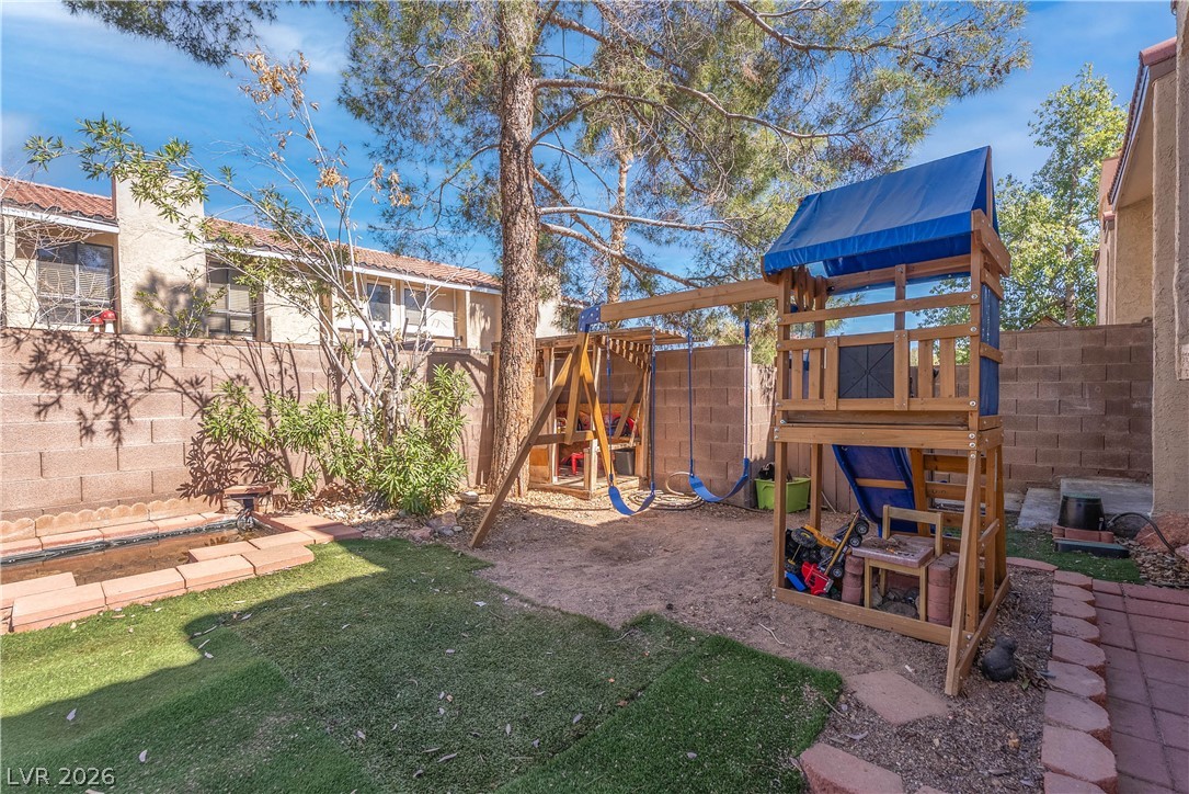 1304 Capri Drive A Property Photo 6