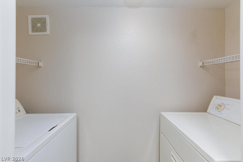 555 East Silverado Ranch Boulevard 2164 Property Photo 17