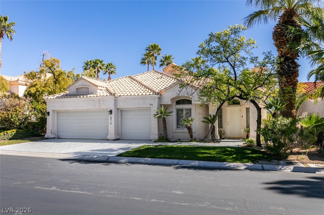 2016 Bay Hill Drive Property Photo 2