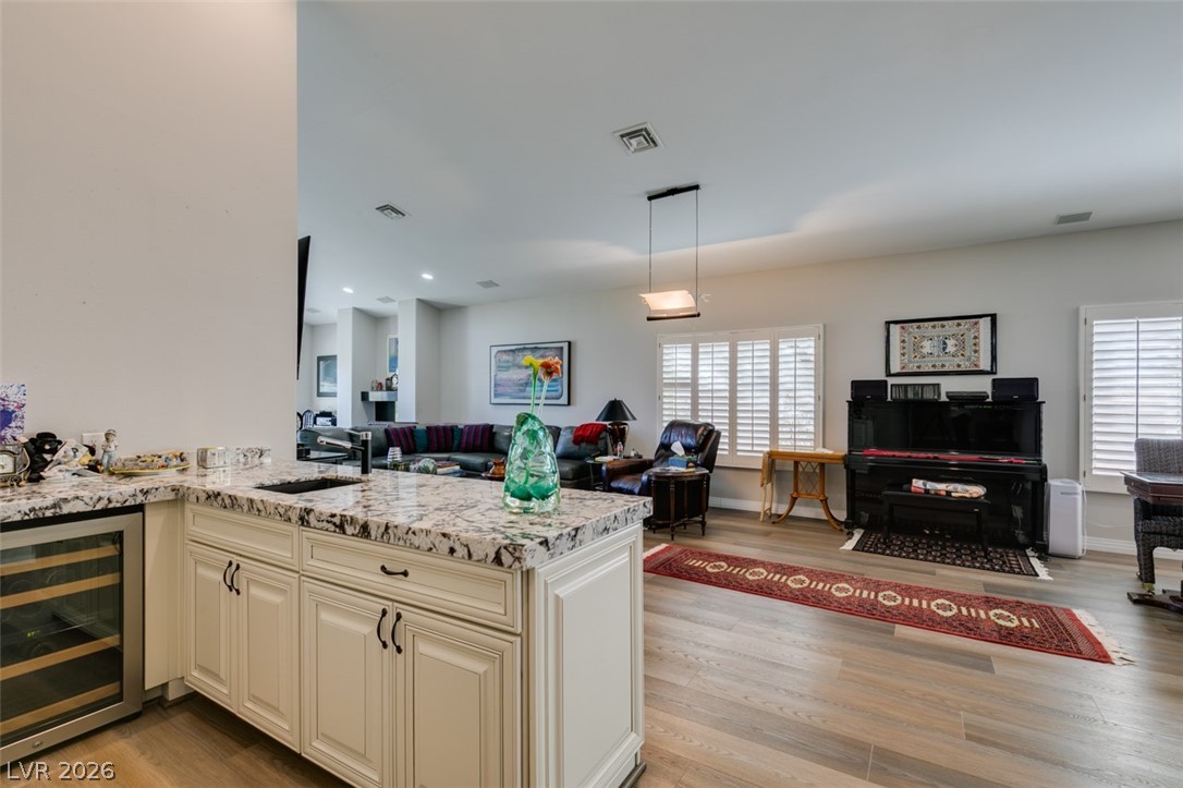 2016 Bay Hill Drive Property Photo 9