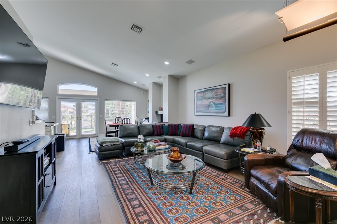 2016 Bay Hill Drive Property Photo 11