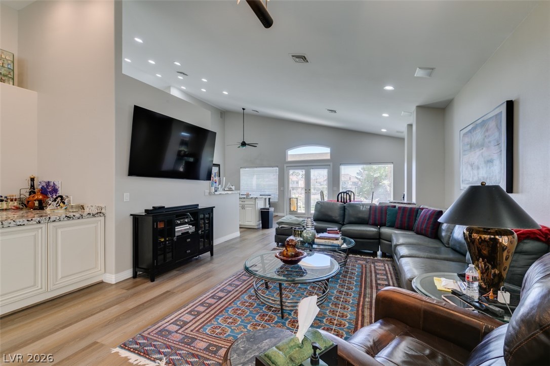 2016 Bay Hill Drive Property Photo 12