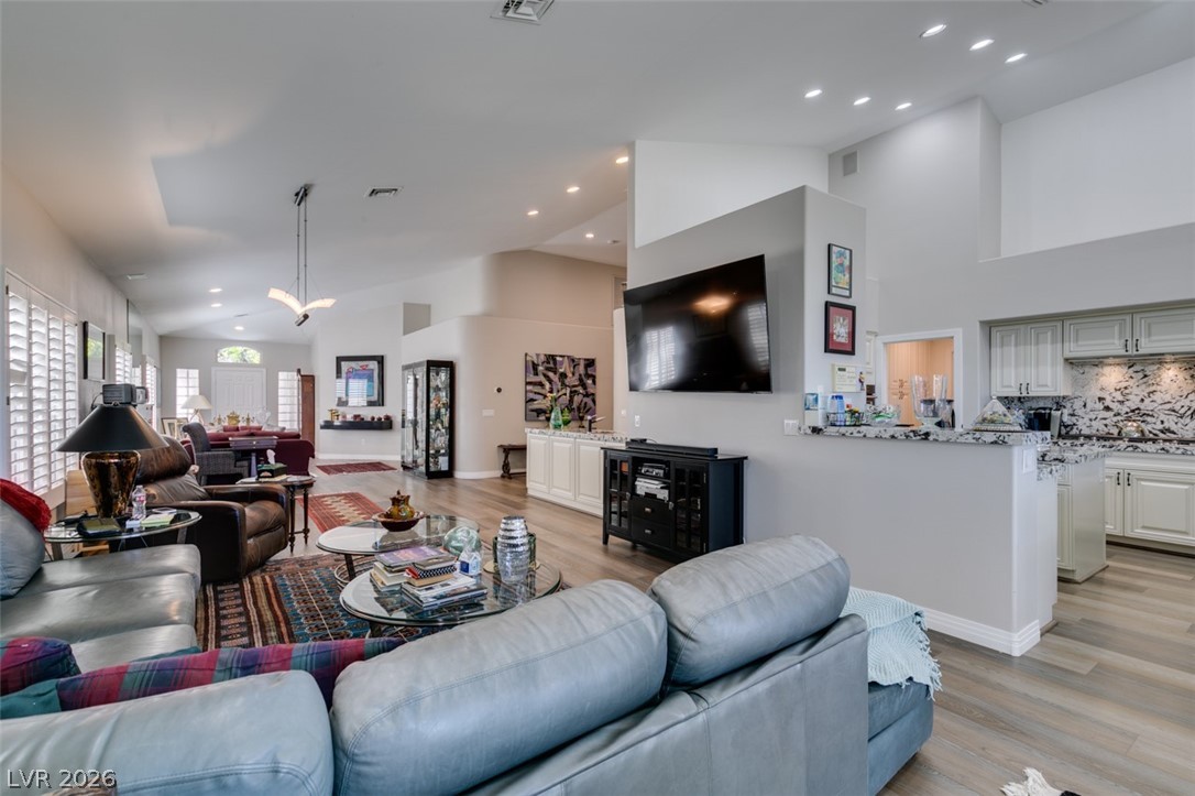 2016 Bay Hill Drive Property Photo 14