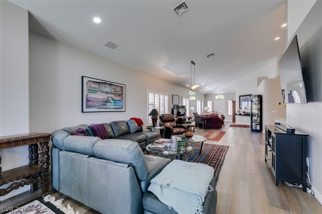 2016 Bay Hill Drive Property Photo 18
