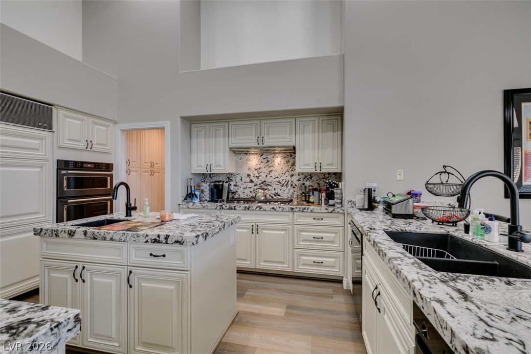 2016 Bay Hill Drive Property Photo 24
