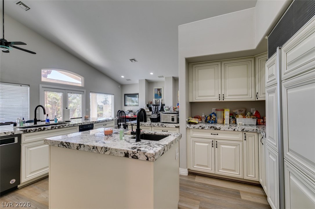 2016 Bay Hill Drive Property Photo 26