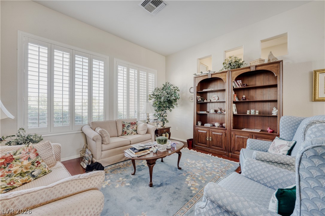 10716 Grand Cypress Avenue Property Photo 10