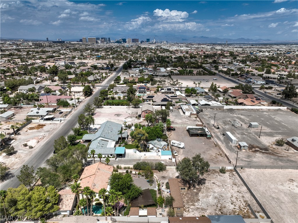 8020 La Cienega Street Property Photo 52