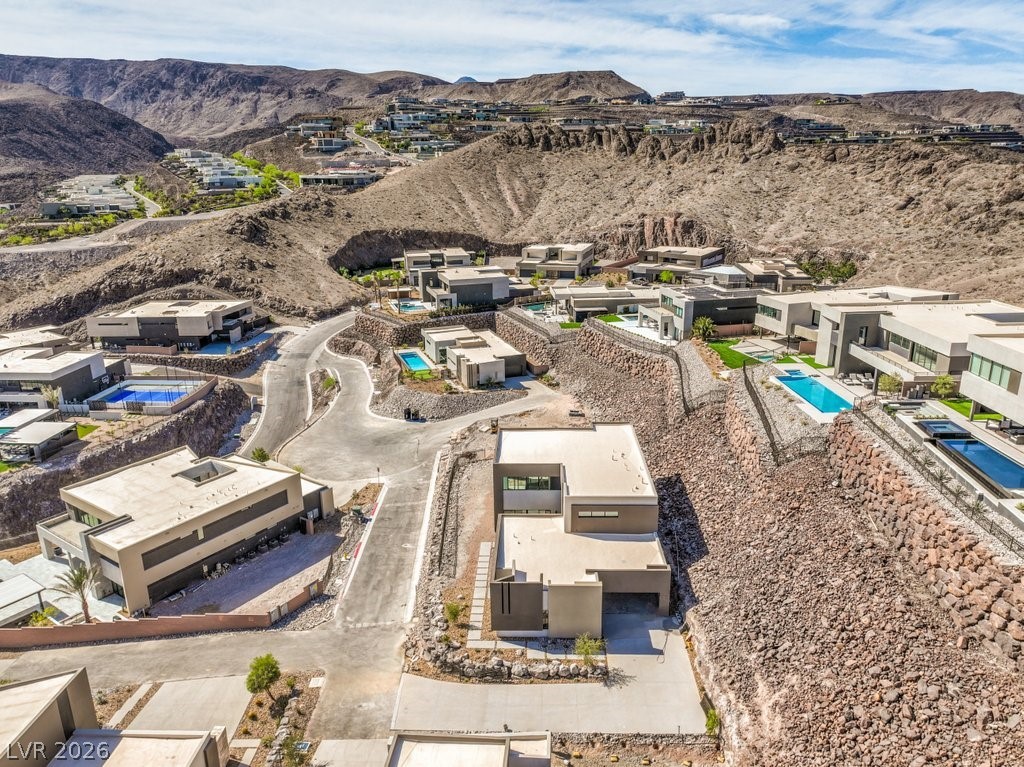 619 Dragon Mountain Court Property Photo 4
