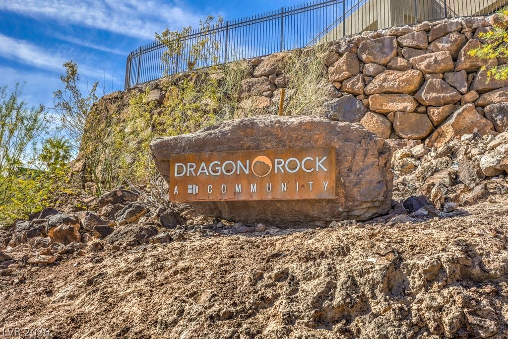 619 Dragon Mountain Court Property Photo 16