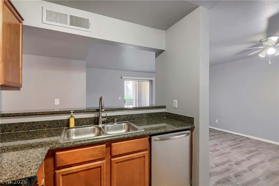 2121 Blue Breeze Drive 107 Property Photo 11