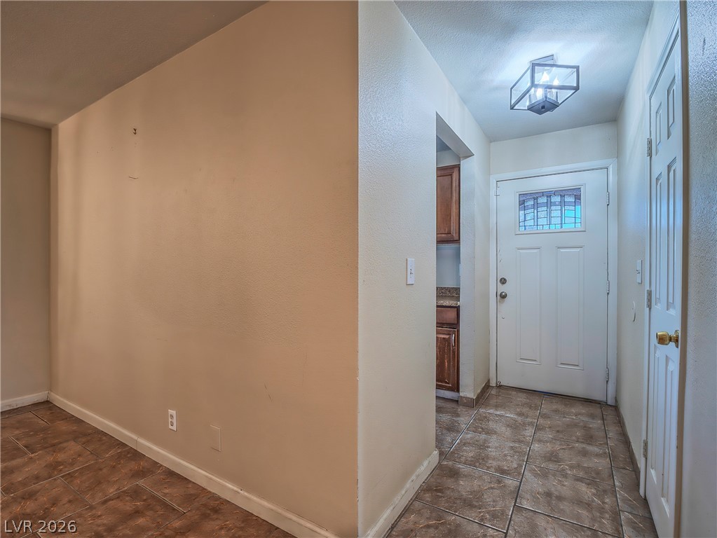 1103 Arrowhead Avenue Property Photo 5