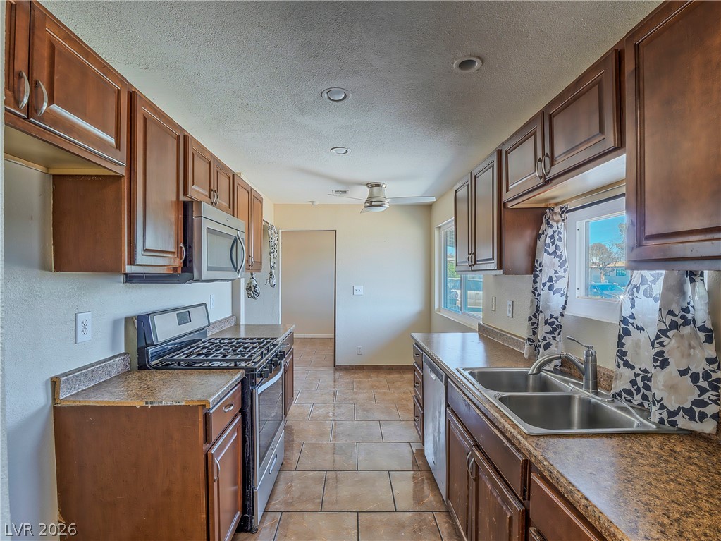 1103 Arrowhead Avenue Property Photo 6