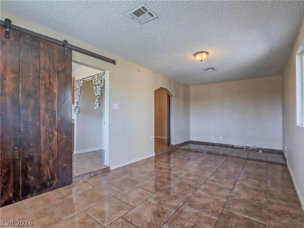 1103 Arrowhead Avenue Property Photo 11