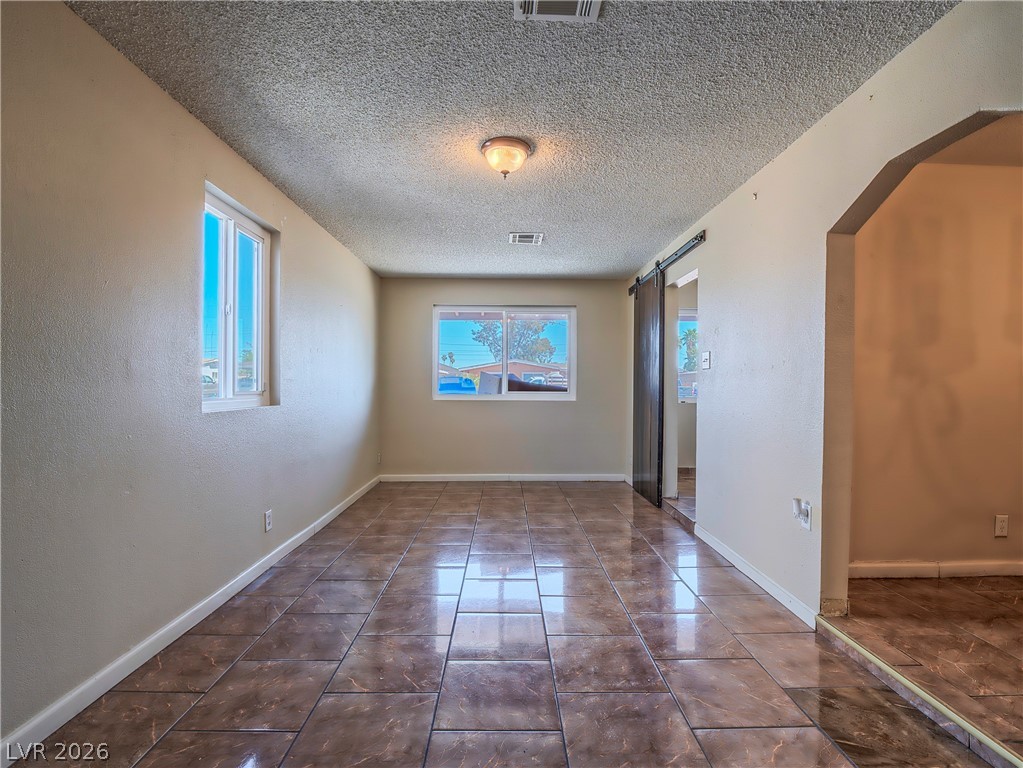 1103 Arrowhead Avenue Property Photo 12