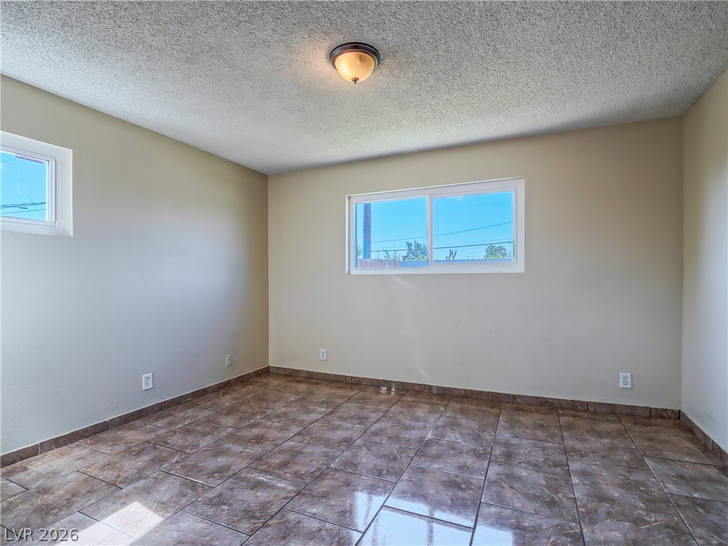 1103 Arrowhead Avenue Property Photo 17