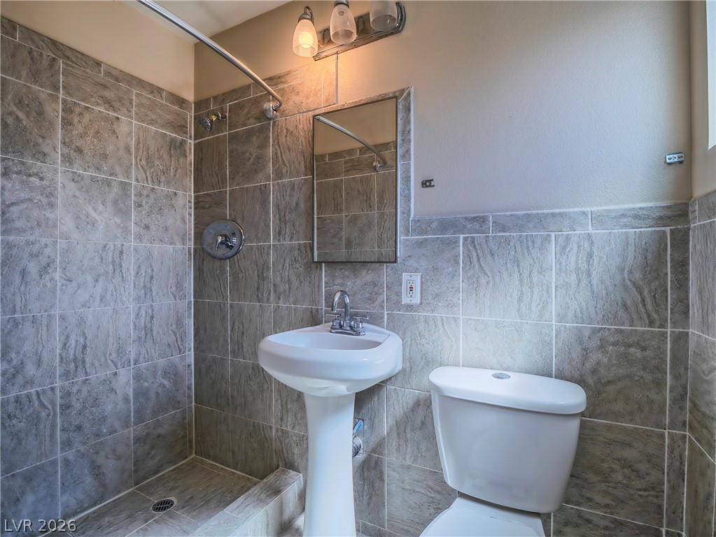 1103 Arrowhead Avenue Property Photo 20