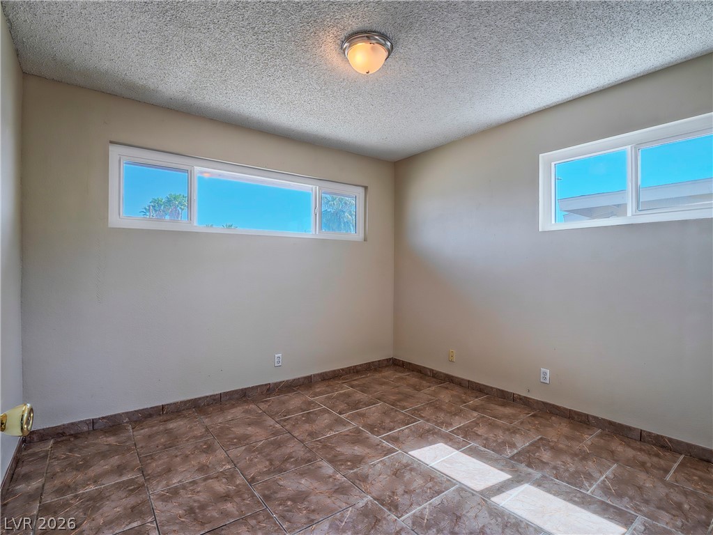 1103 Arrowhead Avenue Property Photo 21