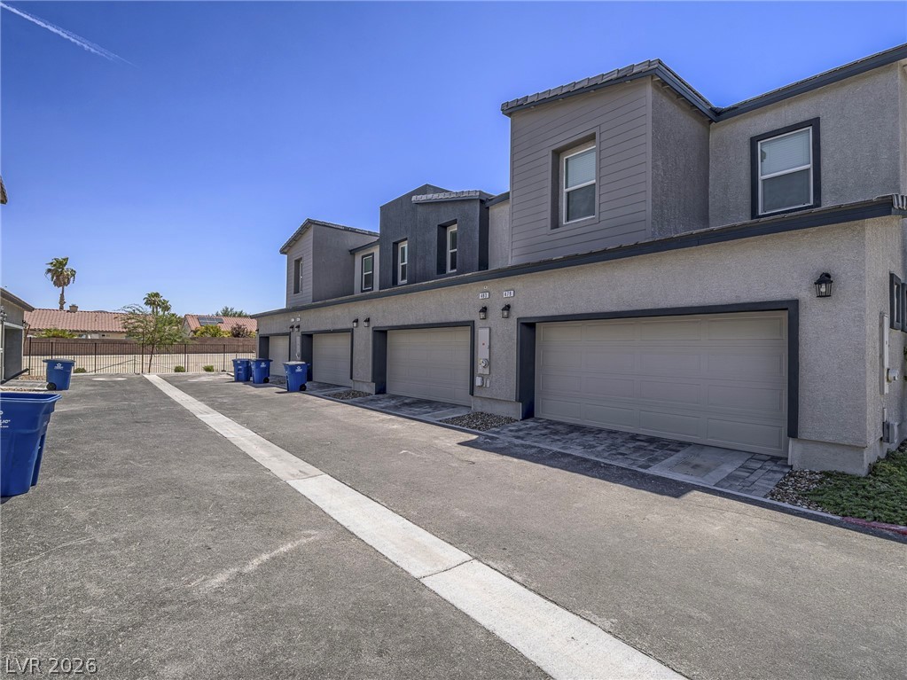 483 Waterfall Cove Court Property Photo 3