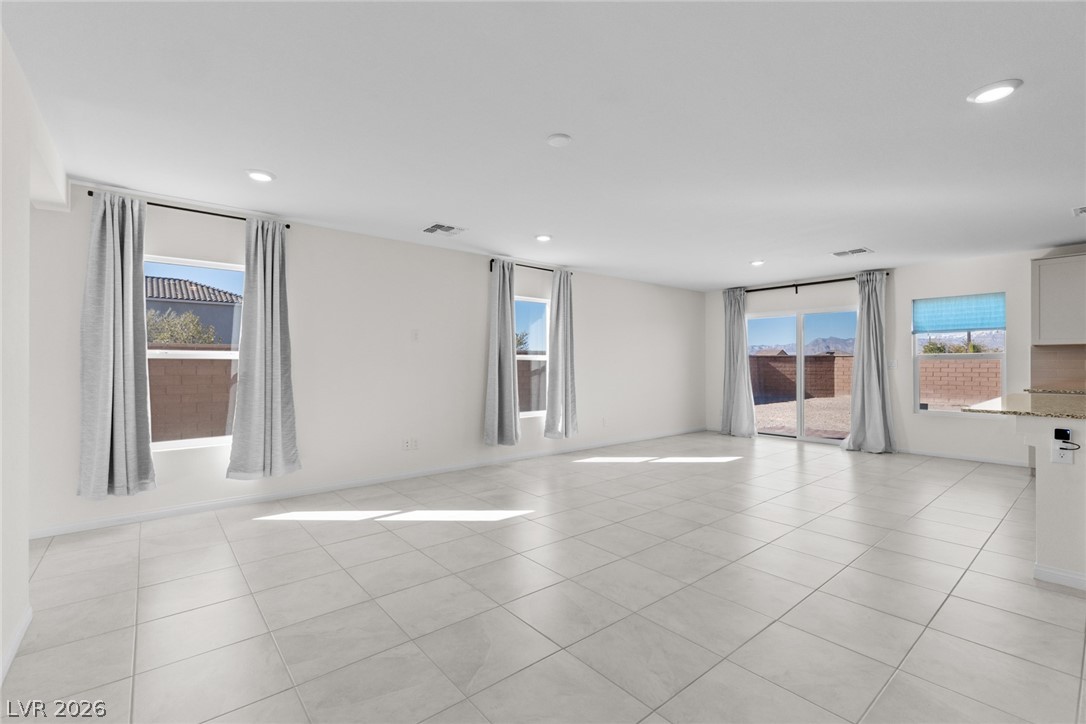 6929 Toll Mountain Street Property Photo 8
