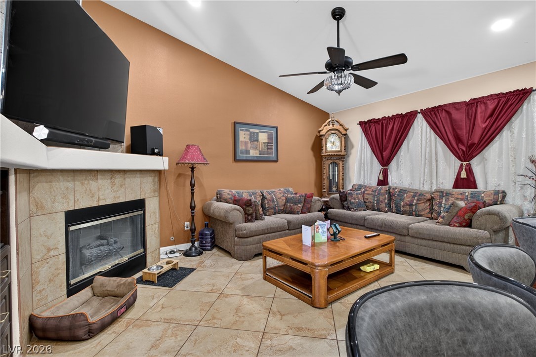 1911 Ginger Blossom Avenue Property Photo 4