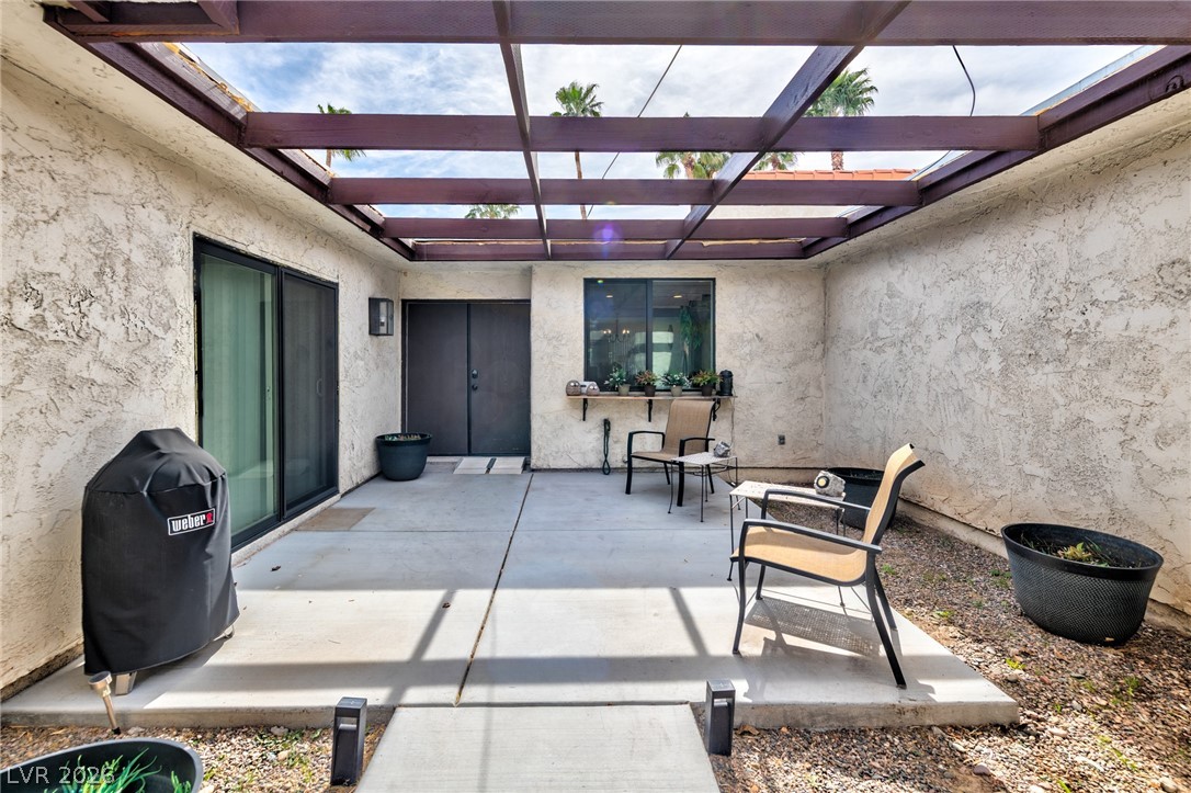 2461 El Paseo Circle Property Photo 14