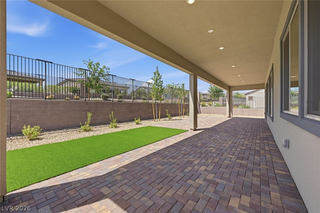 10103 Redwood Desert Drive Property Photo 28