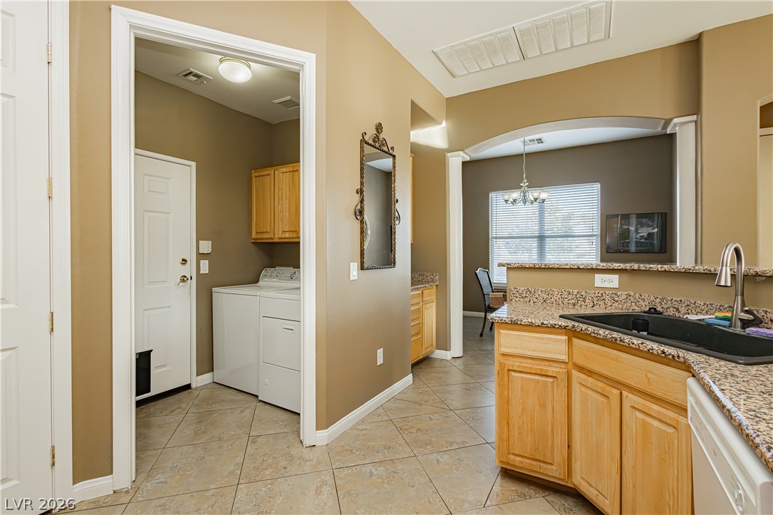 228 Lorryn Lane 2 Property Photo 3