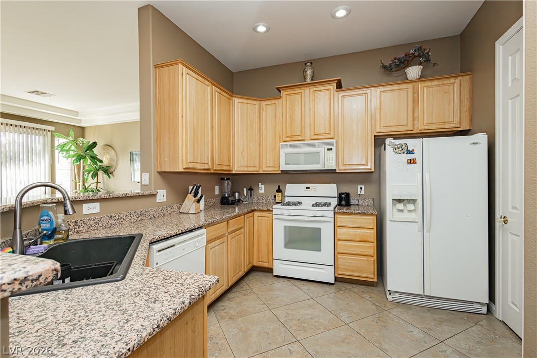 228 Lorryn Lane 2 Property Photo 4