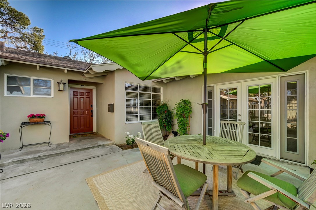 2801 Colanthe Avenue Property Photo 6