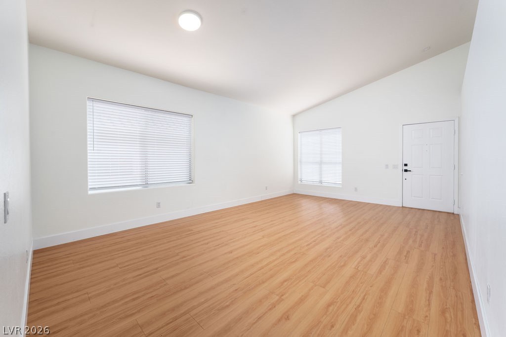 8008 Villa Finestra Drive Property Photo 9