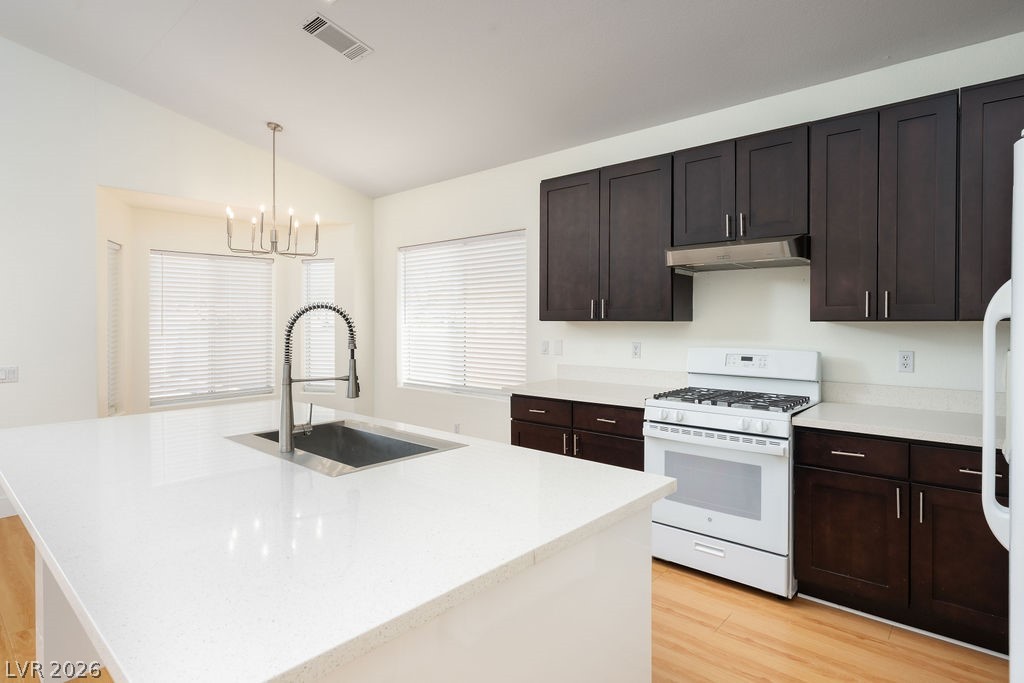 8008 Villa Finestra Drive Property Photo 15