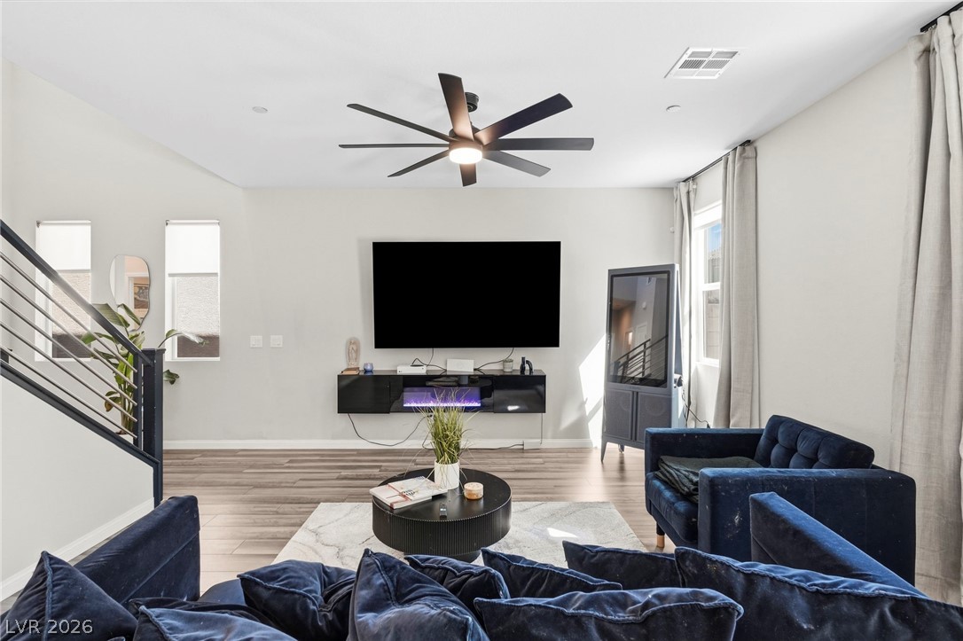 10415 Bagg Avenue Property Photo 12