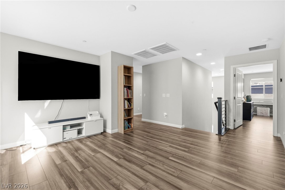 10415 Bagg Avenue Property Photo 27