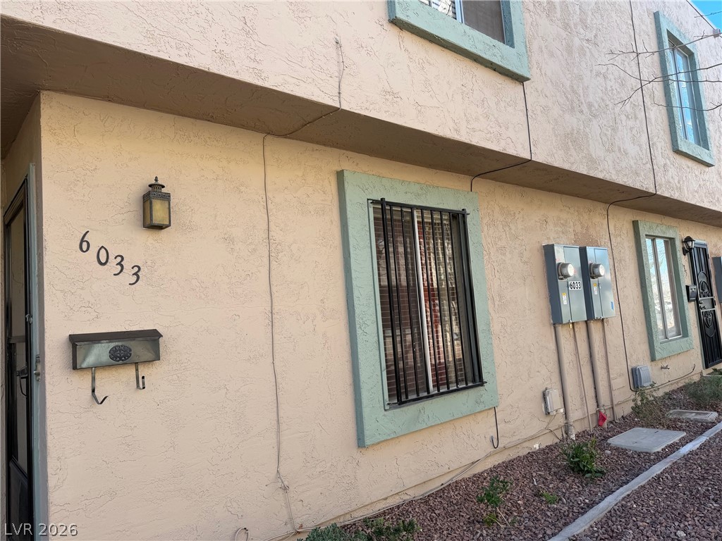 6033 Vegas Drive Property Photo 3