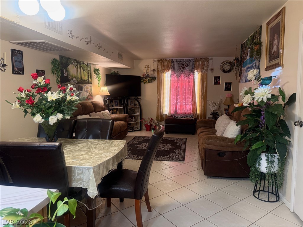 6033 Vegas Drive Property Photo 6