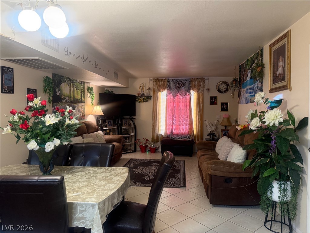 6033 Vegas Drive Property Photo 8