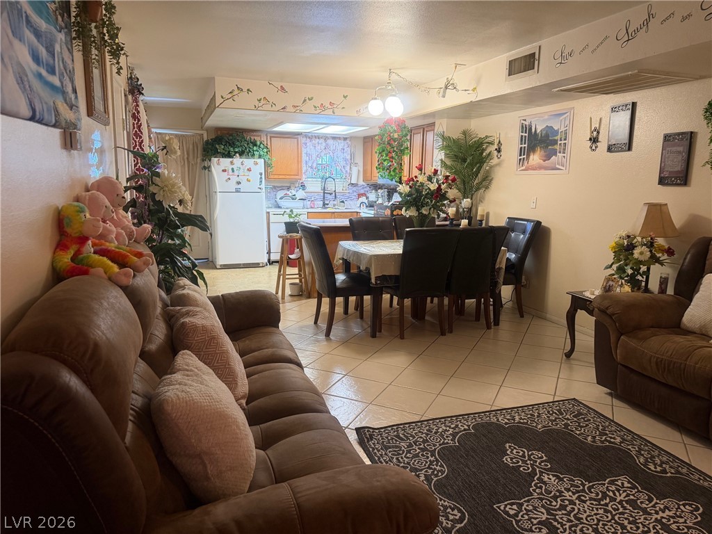 6033 Vegas Drive Property Photo 9