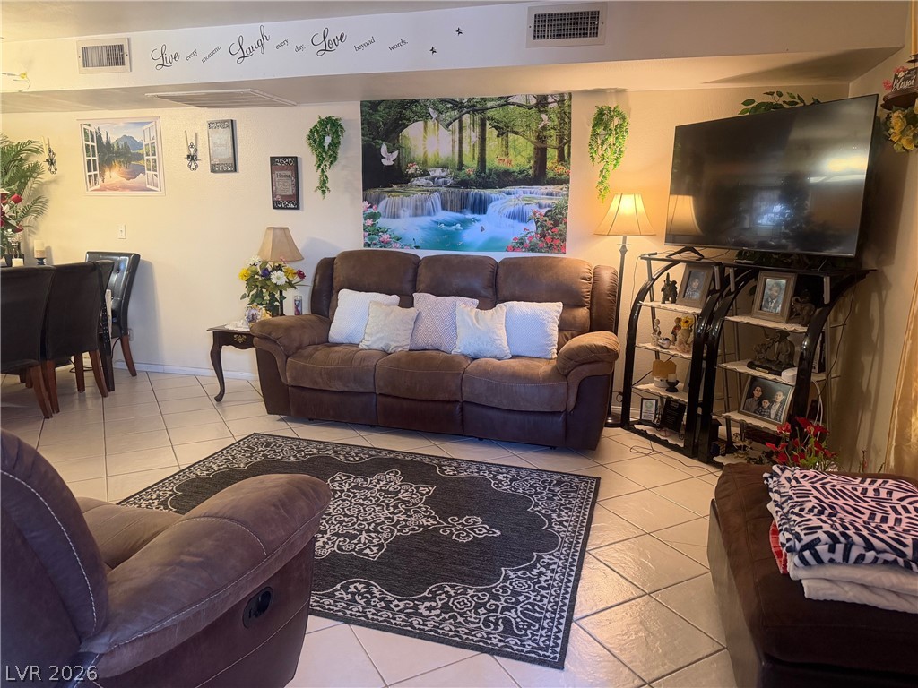 6033 Vegas Drive Property Photo 11