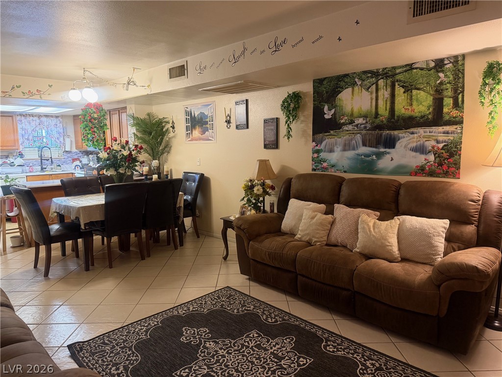 6033 Vegas Drive Property Photo 12
