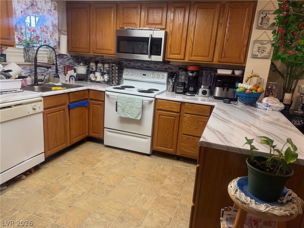 6033 Vegas Drive Property Photo 16