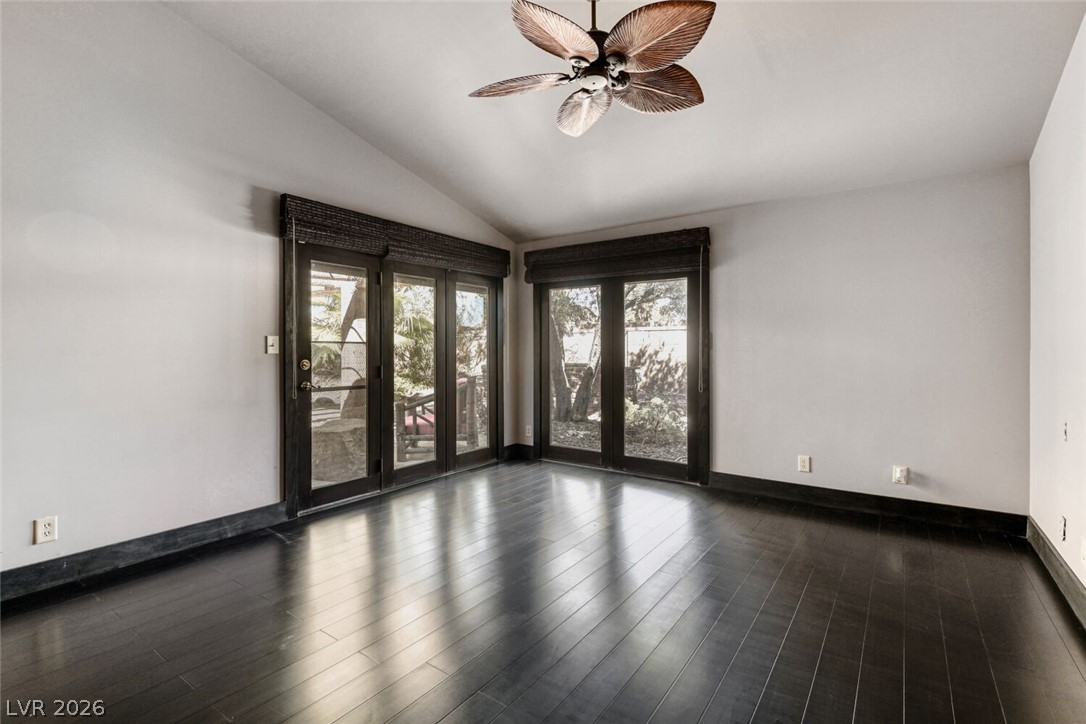 7296 Mission Hills Drive Property Photo 15