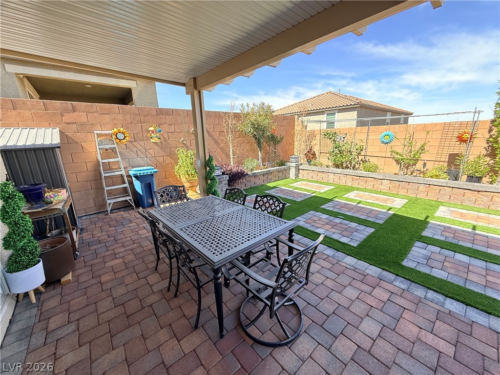 10854 Gentle Crest Avenue Property Photo 2