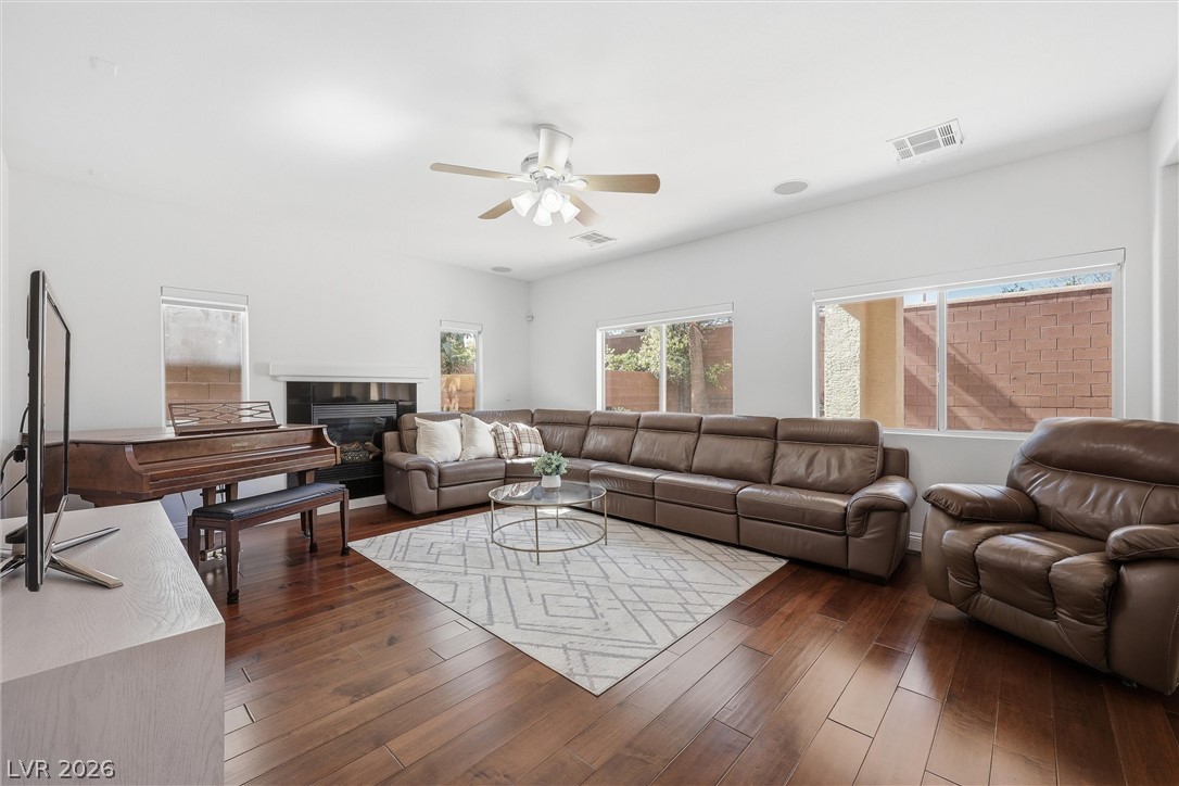 1073 Oak Fair Street Property Photo 4