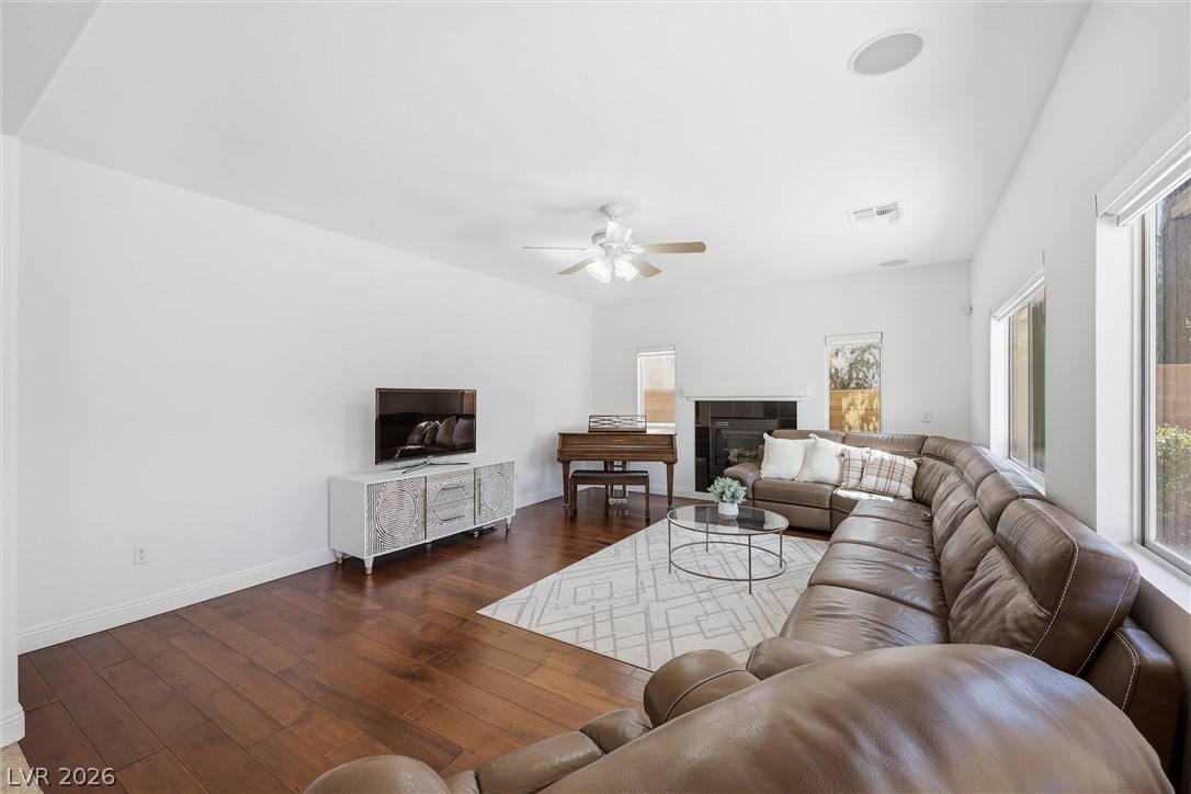 1073 Oak Fair Street Property Photo 14