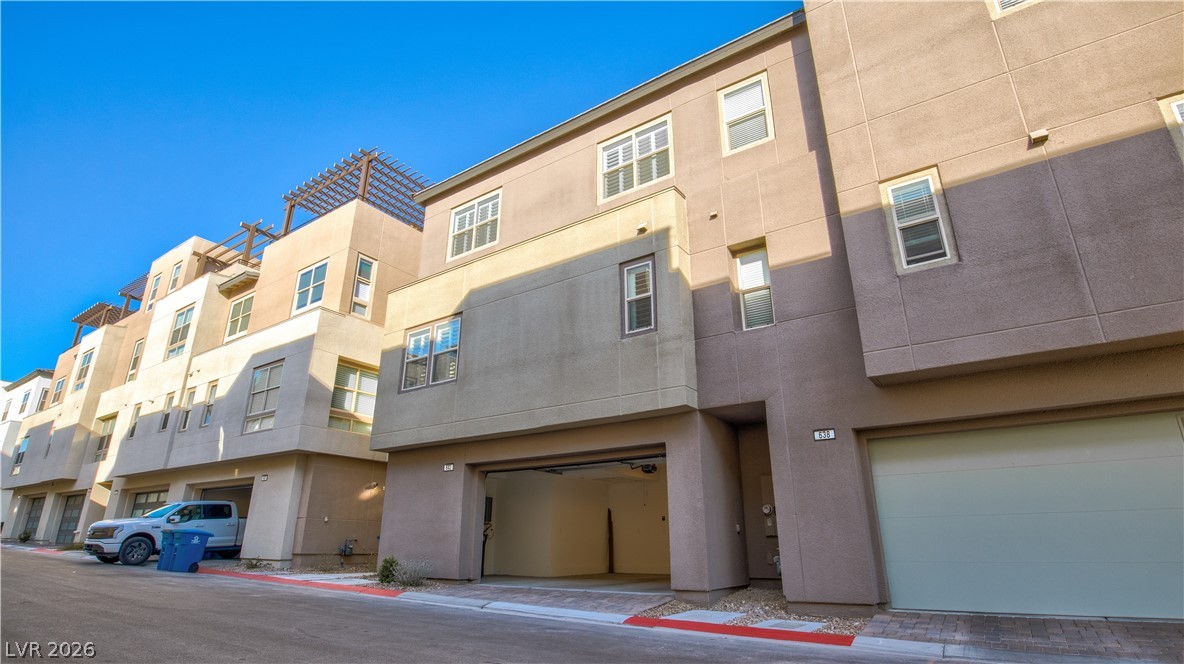 642 Grey Saker Street Property Photo 2