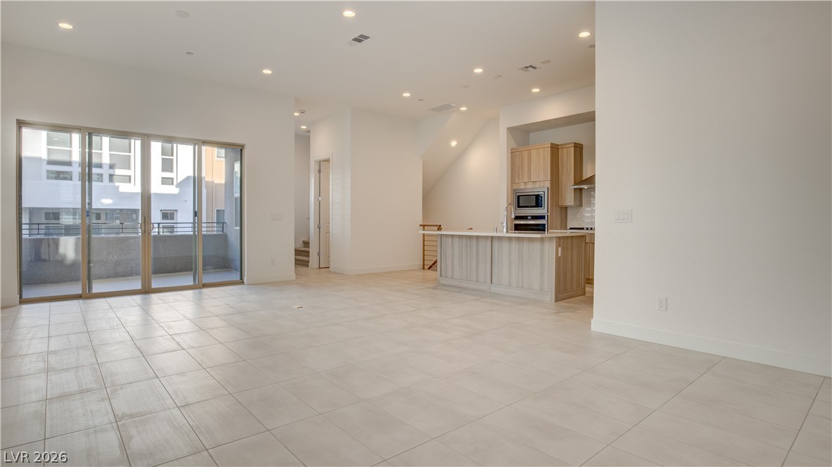 642 Grey Saker Street Property Photo 13